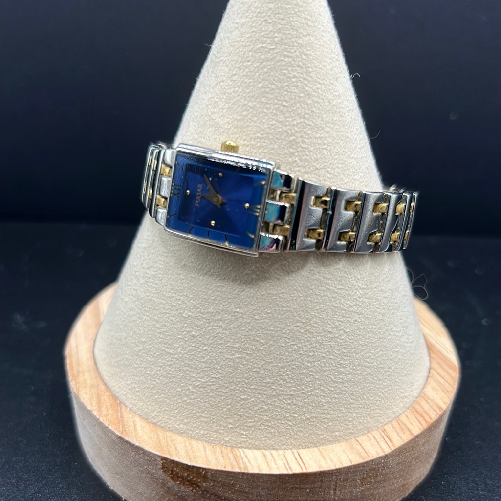 Pulsar Ladies Watch With Blue Face Needs Battery And Is Untested 2Tone Band